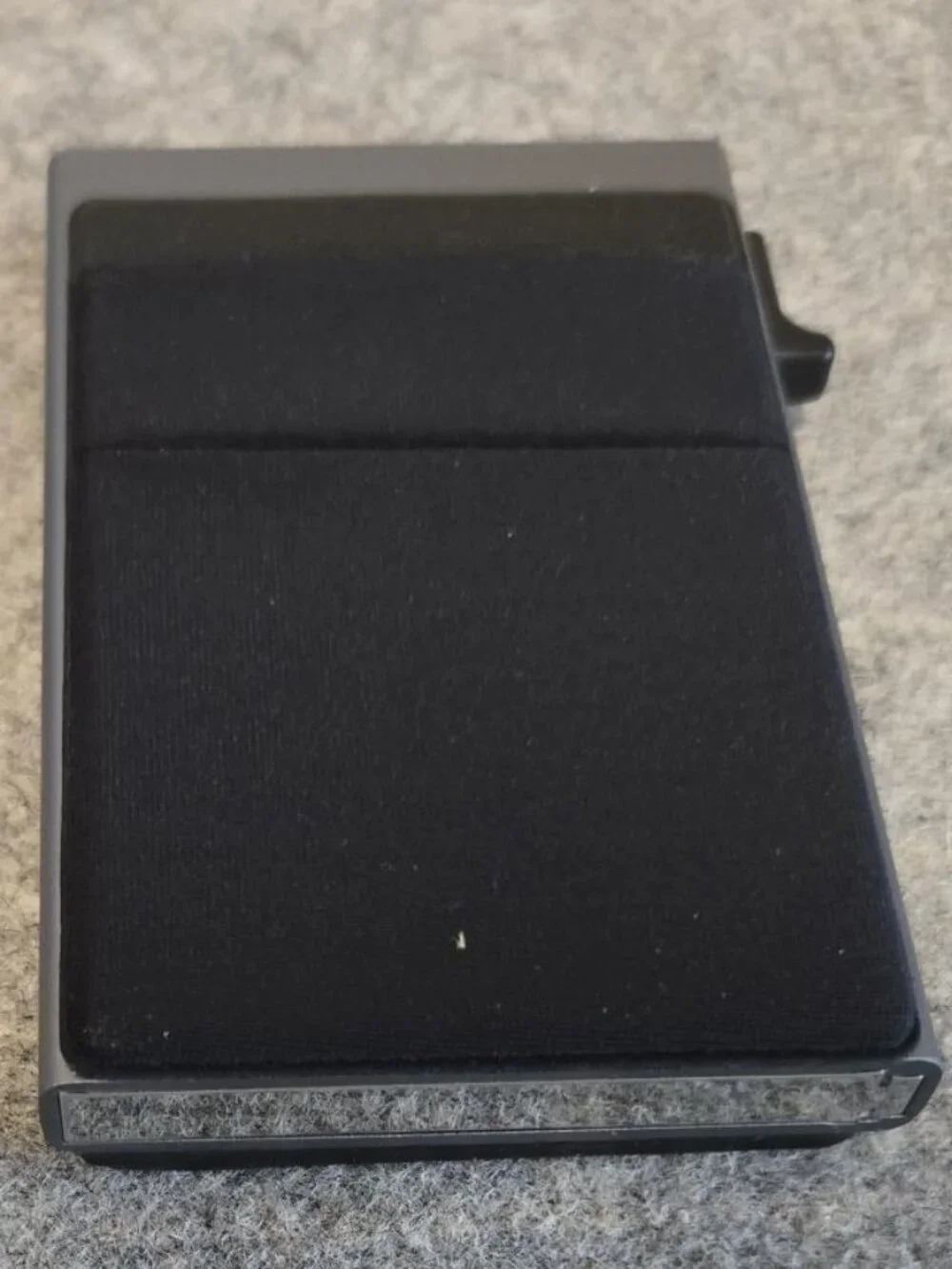 Minimalist RFID Blocking Pop-Up Card Wallet with Elastic Slim Metal Cardholder